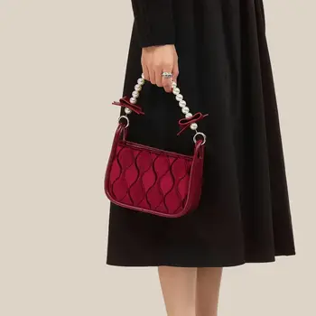 2023 нова нишевая дизайнерски червената сватбена чанта, кадифе мини-квадратна чанта, преносима чанта през рамо