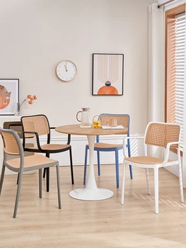 Горещ продаваният домакински скандинавски пластмасов стол, дебели маса за хранене, стол, уличен ротанговый стол, домакински настолен стол, който може да се опаковат в стекове