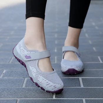 Дамски обувки за ходене, лека спортни обувки за фитнес, външни мрежести обувки на равна подметка, нескользящие дишащи гумени маратонки, черни меки лоферы