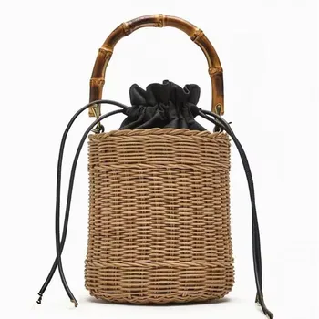 Нова Плетени ратанови чанта кофа с бамбукова дръжка, дамски чанти, Артистична пътна плажна чанта на рамото, сламени чанти ръчен труд за жените, тоут