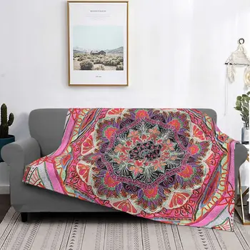 Одеяло в стил Шанти с цветен модел и преговарящите в стил деко, флисовое всесезонное дышащее леко завесата за офис