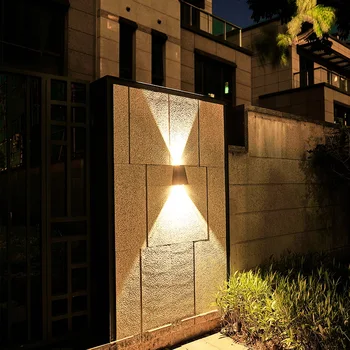 Горещо обновяване на LED Външен водоустойчив градина Вила Вътрешен двор, Веранда Пейзаж Декоративна лампа нагоре и надолу нажежен монтиран на стената лампа